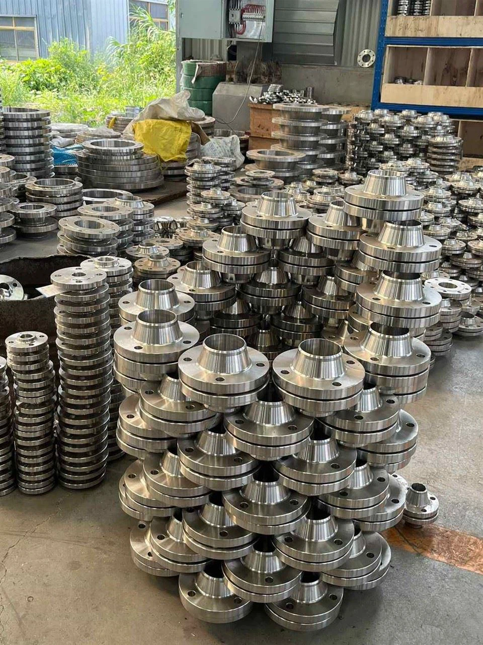 Wn Type Weld Neck Flange 6-Inch Sch40 300 Lb Pressure Rating- 317 Stainless Stee